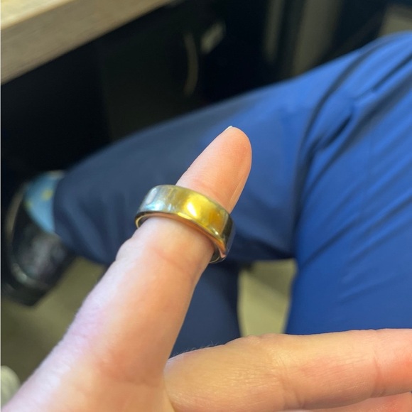 Size 7 oura ring - Picture 9 of 9